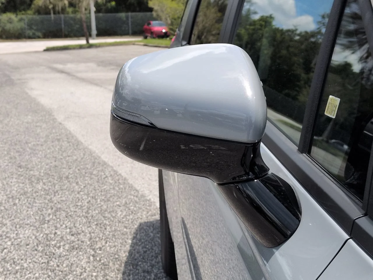 New 2027 Ceramic Silver Kia LXS image 13