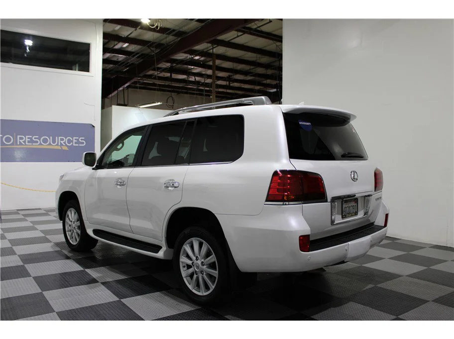 2011 Lexus LX 570 - Photo 6