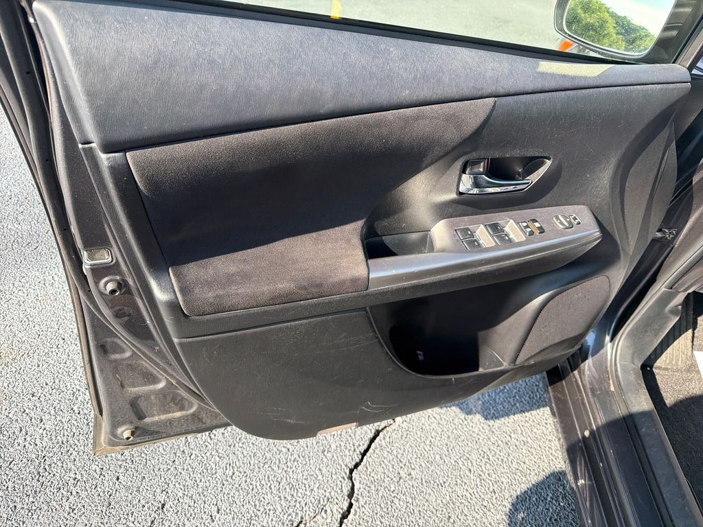 Used 2016 Gray Toyota Three image 10