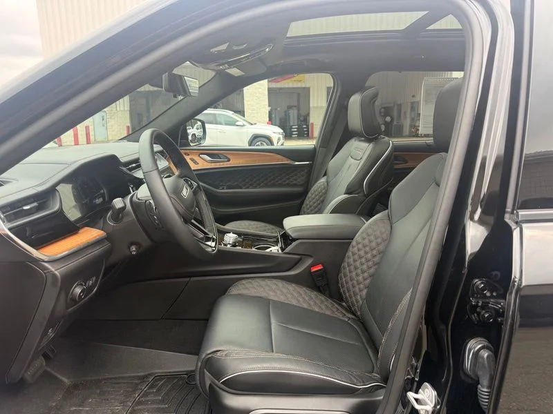 Used 2026 Black Jeep Summit image 3