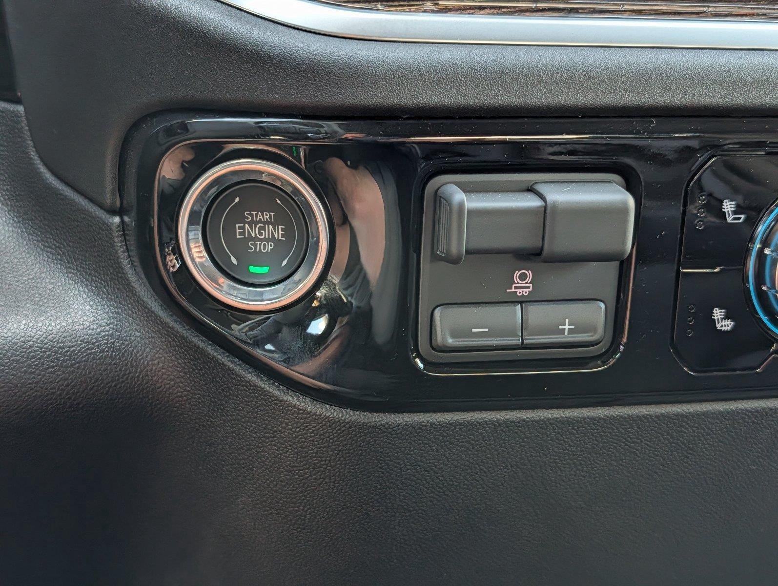 New 2026 Onyx Black GMC Elevation image 20