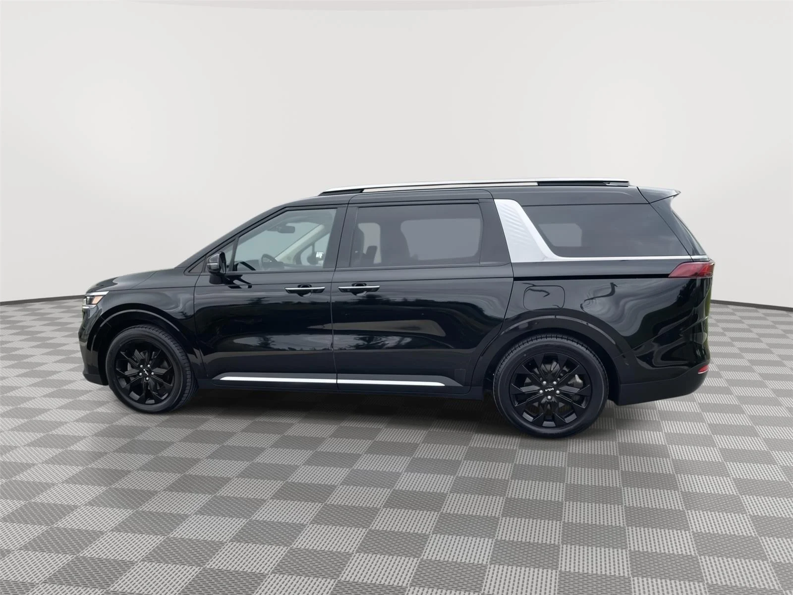Used 2022 Aurora Black Pearl Kia SX Prestige image 9