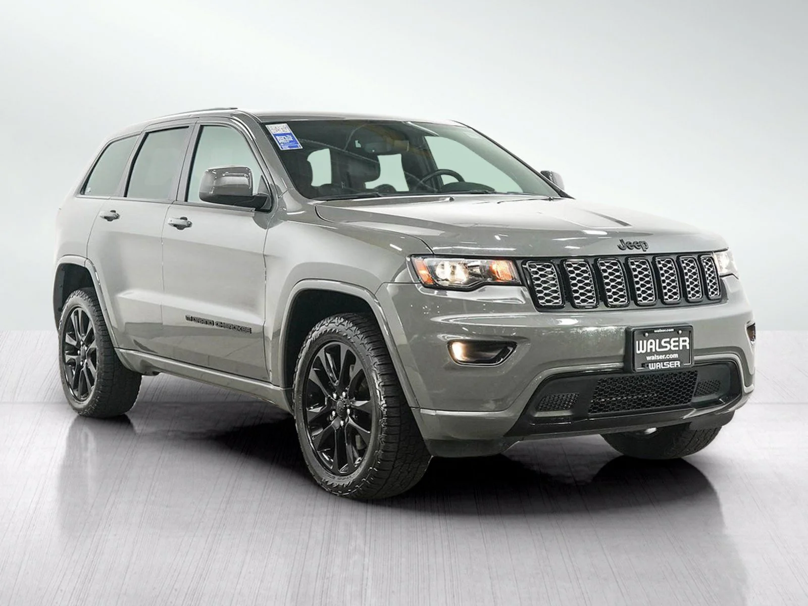 Used 2022 Sting-Gray Clearcoat Jeep Laredo X image 7