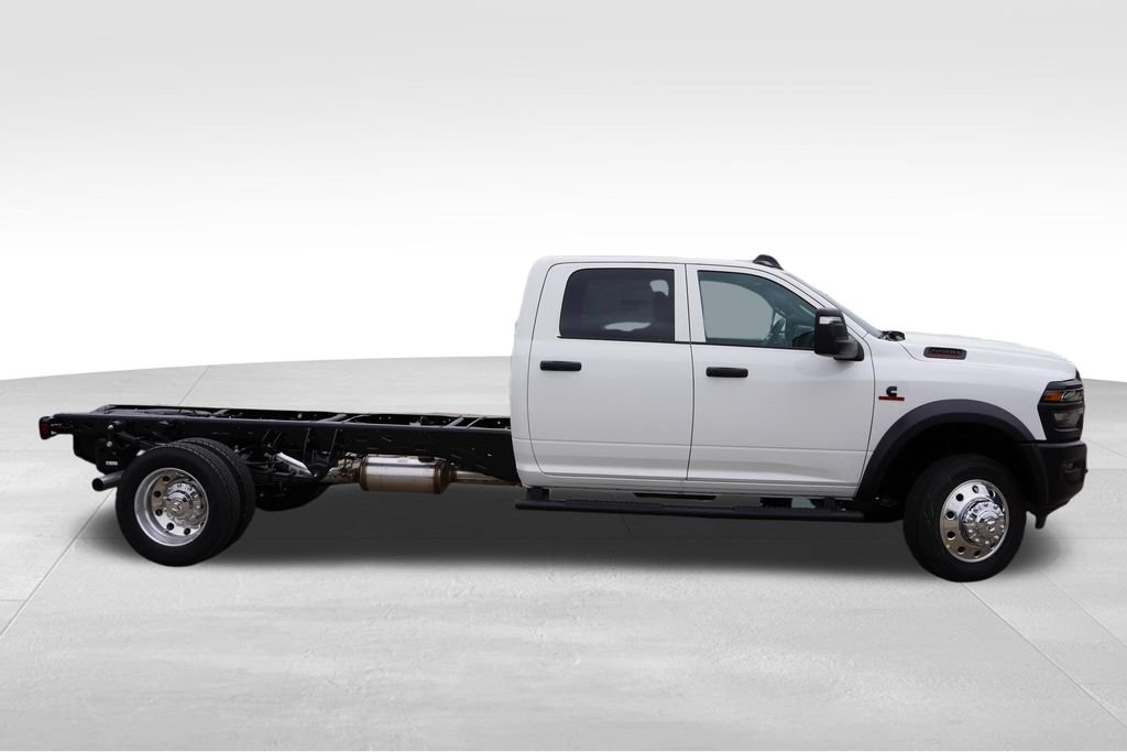 New 2026 Bright White Clear-Coat Exterior Paint RAM Tradesman image 2