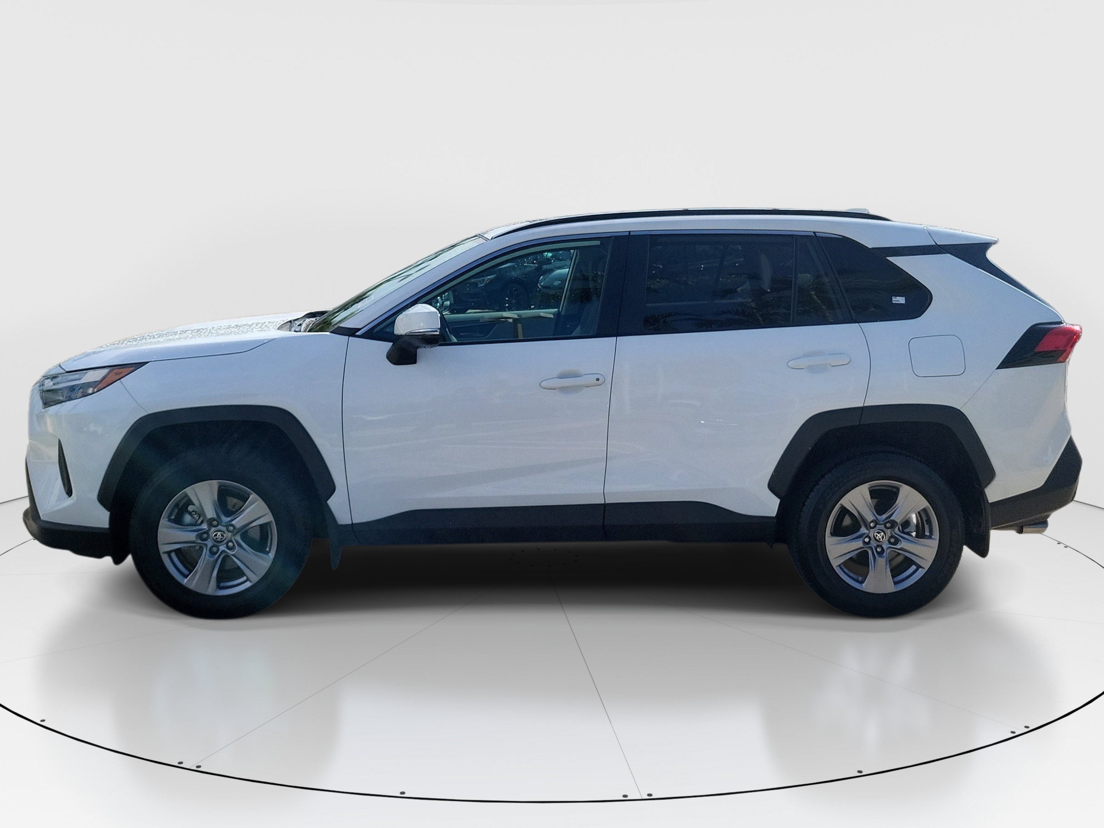 Certified Used 2025 Ice Toyota XLE image 4