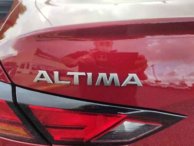 Used 2025 Red Nissan 2.5 SV image 28