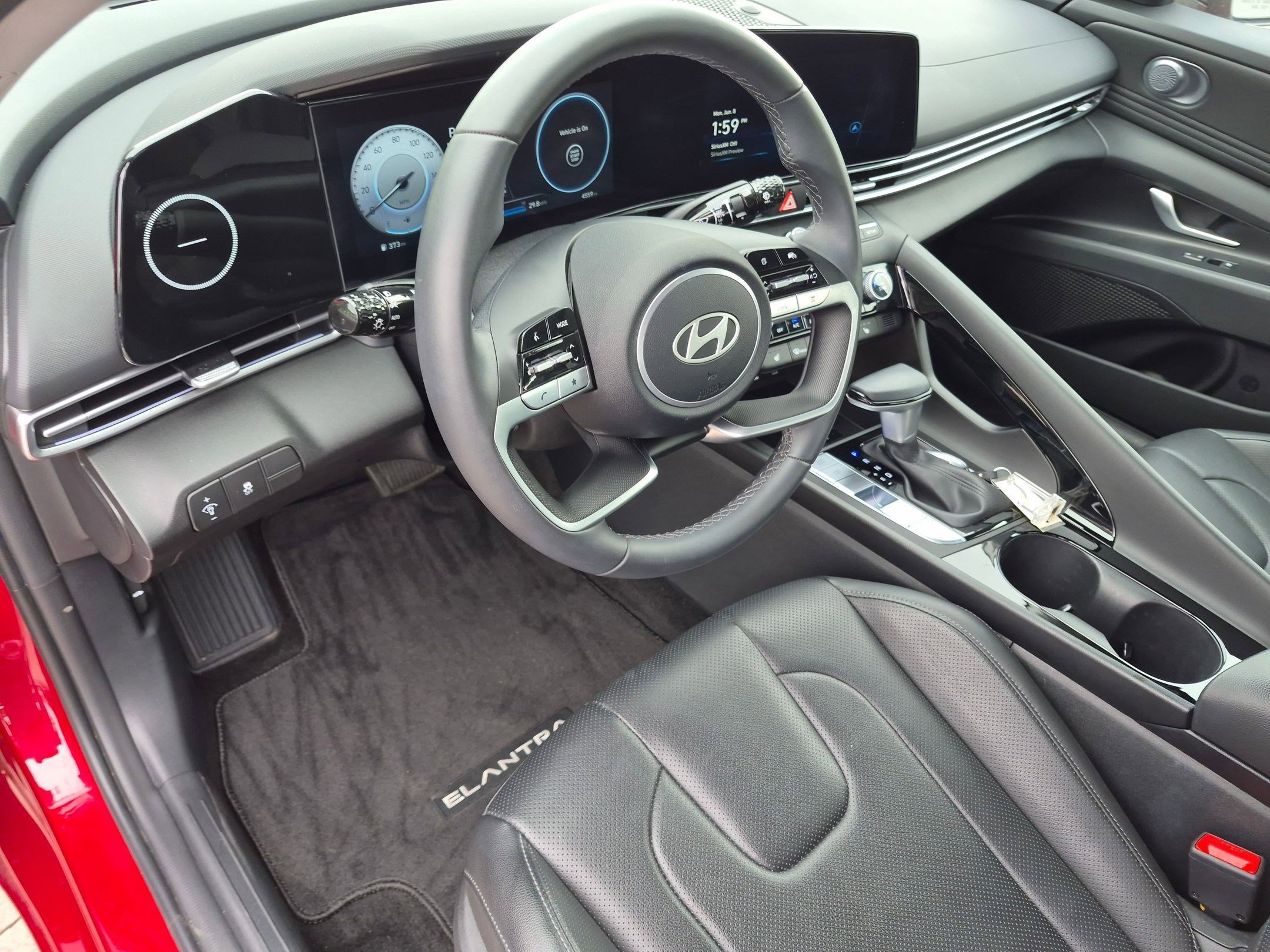 2025 Hyundai Elantra Limited - Photo 11