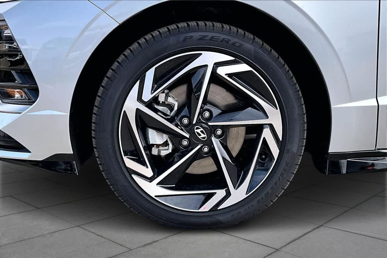 New 2026 Aero Silver Hyundai SEL Sport image 11