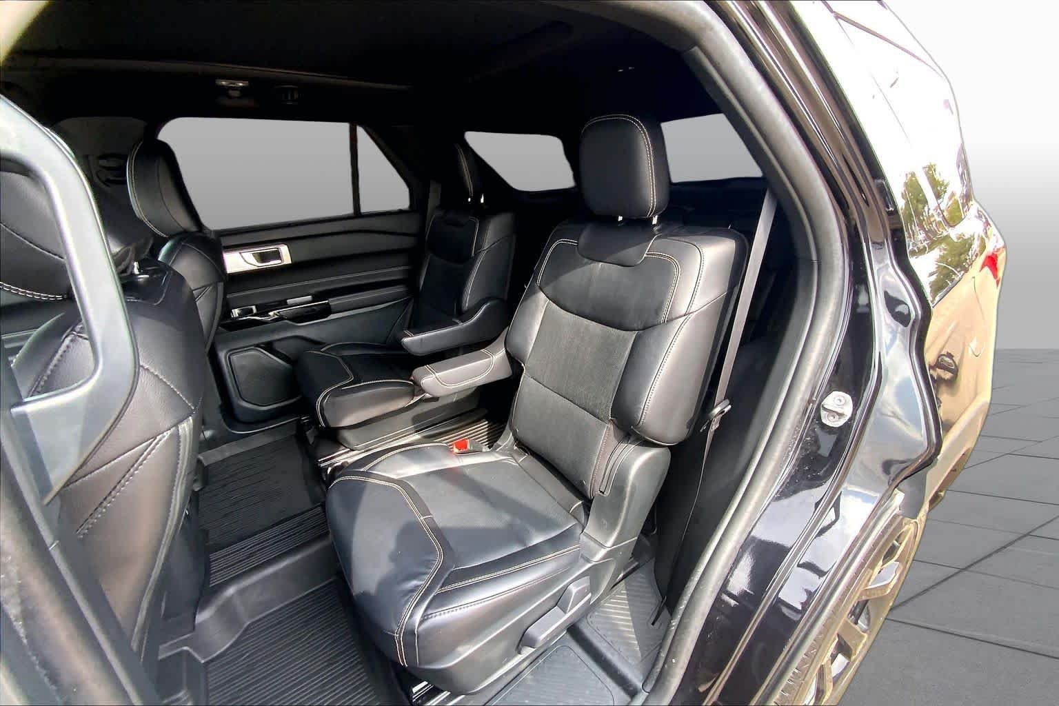 Used 2024 Agate Black Metallic Ford ST image 21