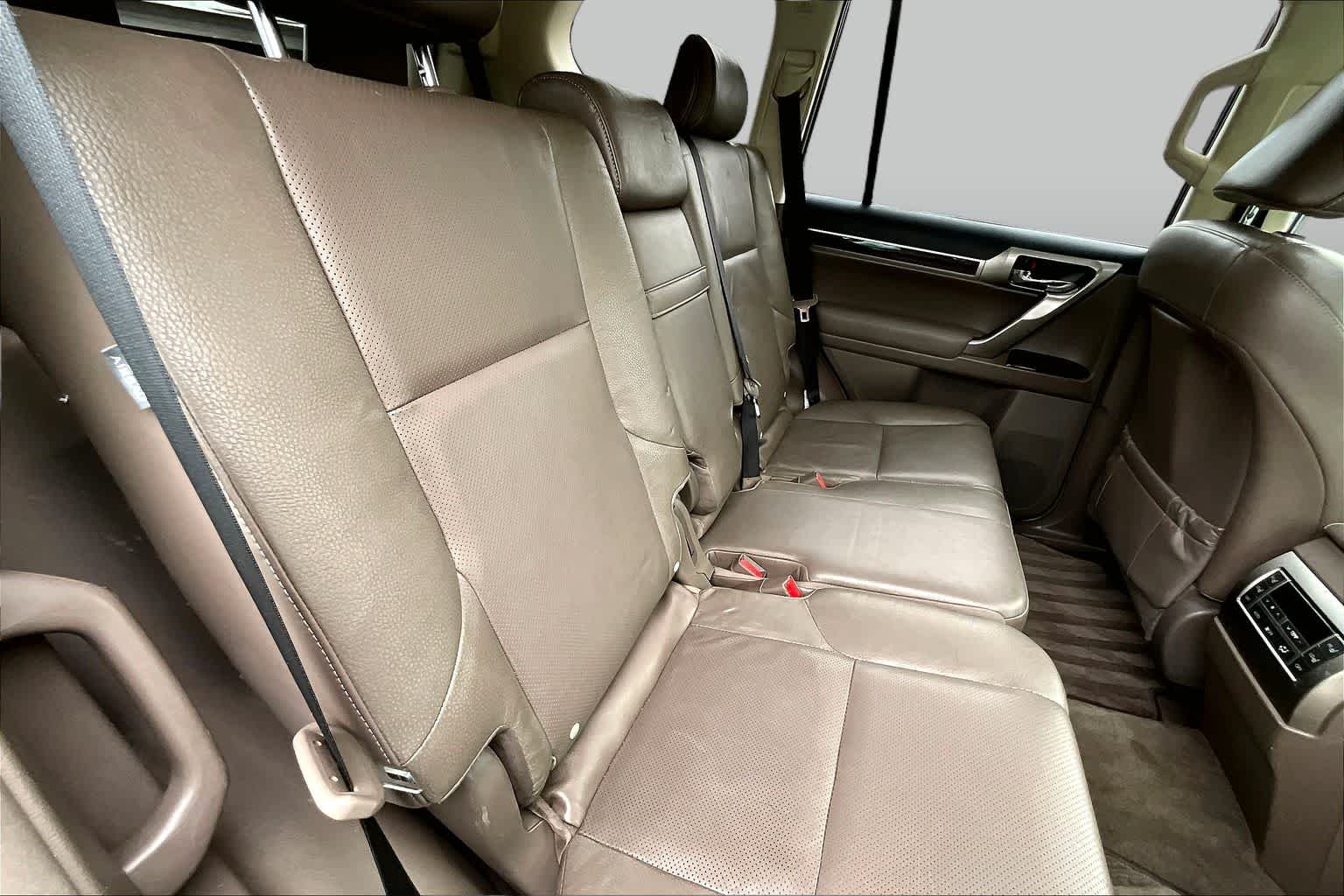 Used 2015 Starfire Pearl Lexus  image 20