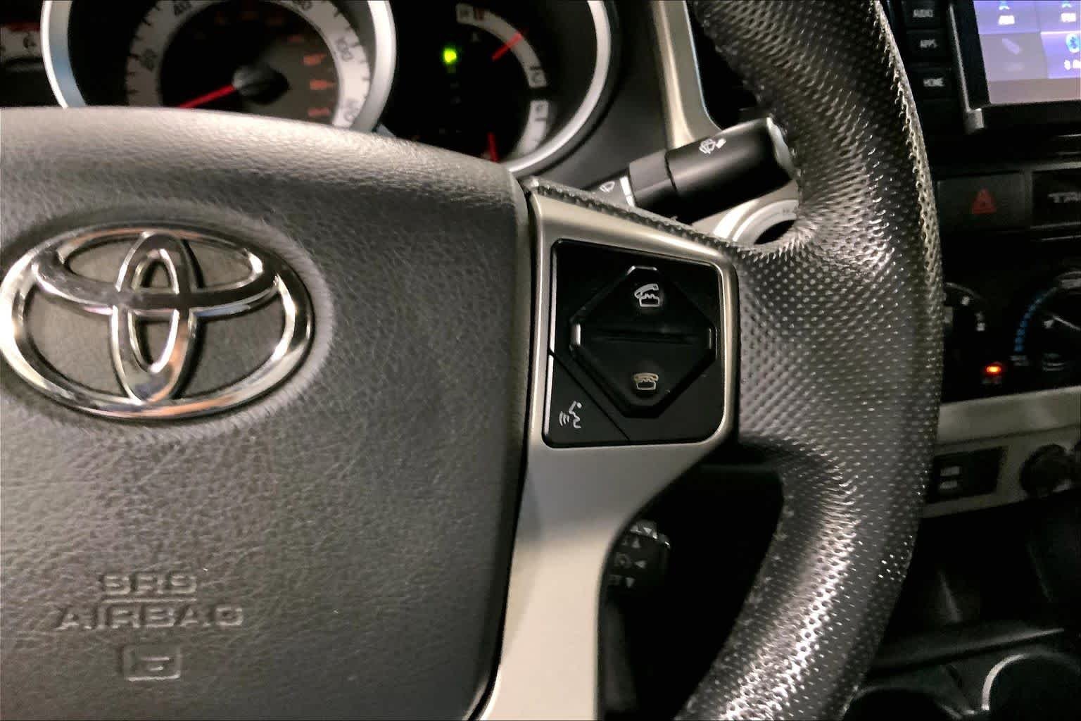 Used 2015 Barcelona Red Metallic Toyota  image 25