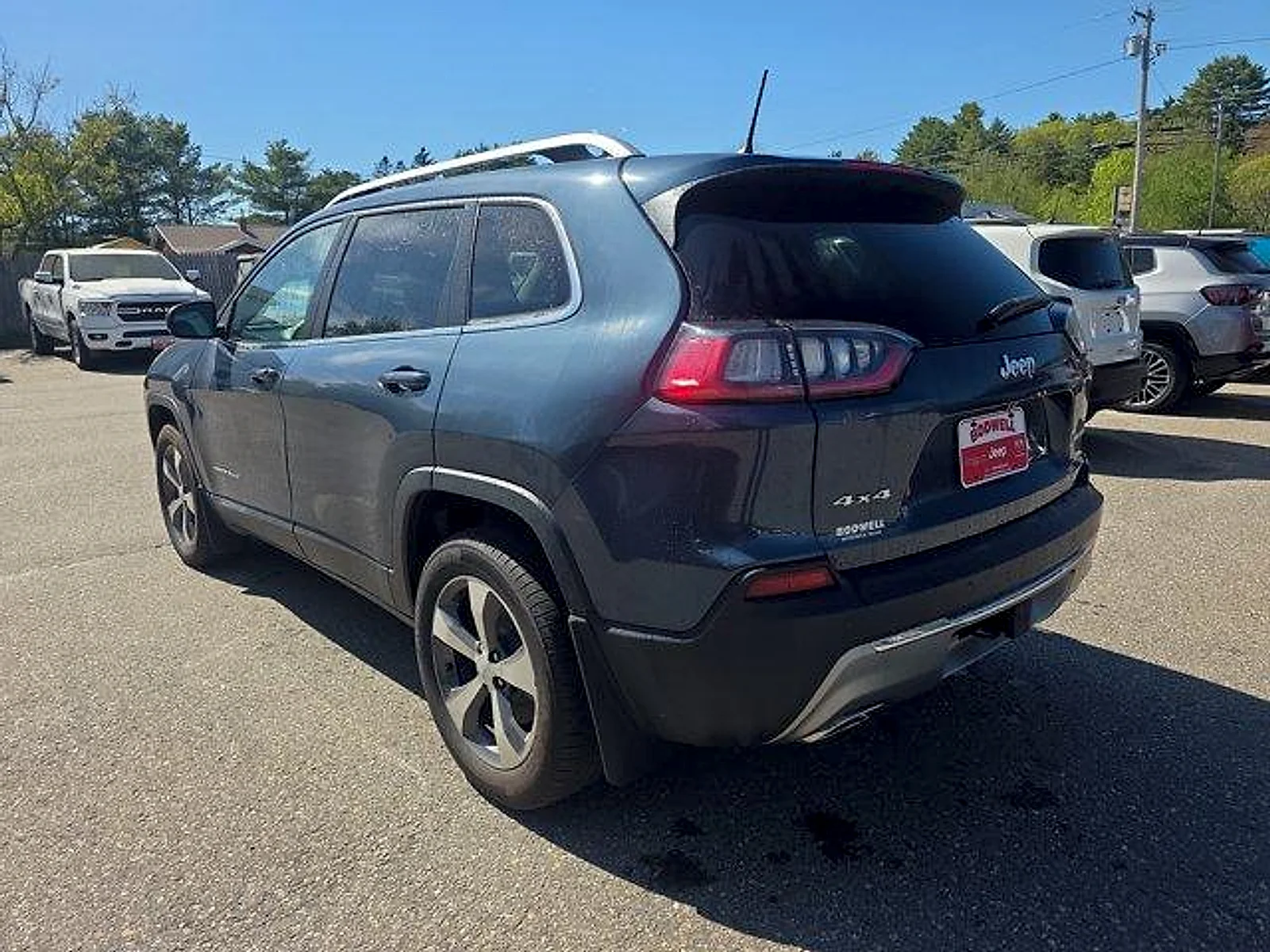 Used 2019 Blue Shade Pearlcoat Jeep Limited 4x4 image 3