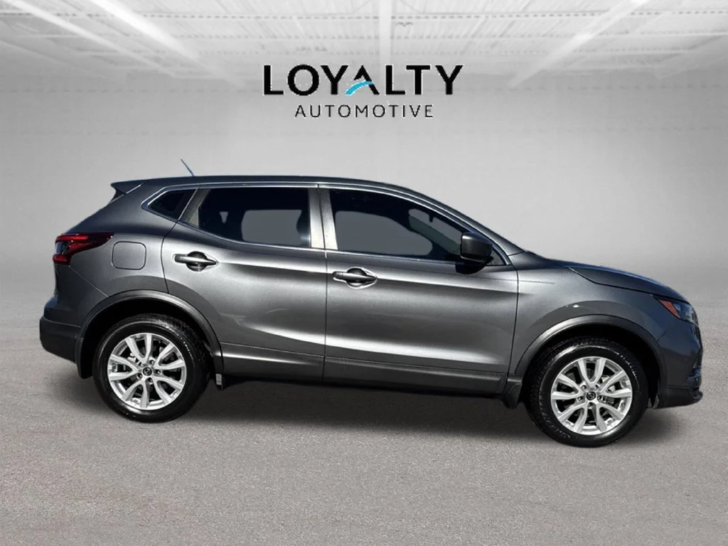 Used 2021 Gray Nissan S image 6