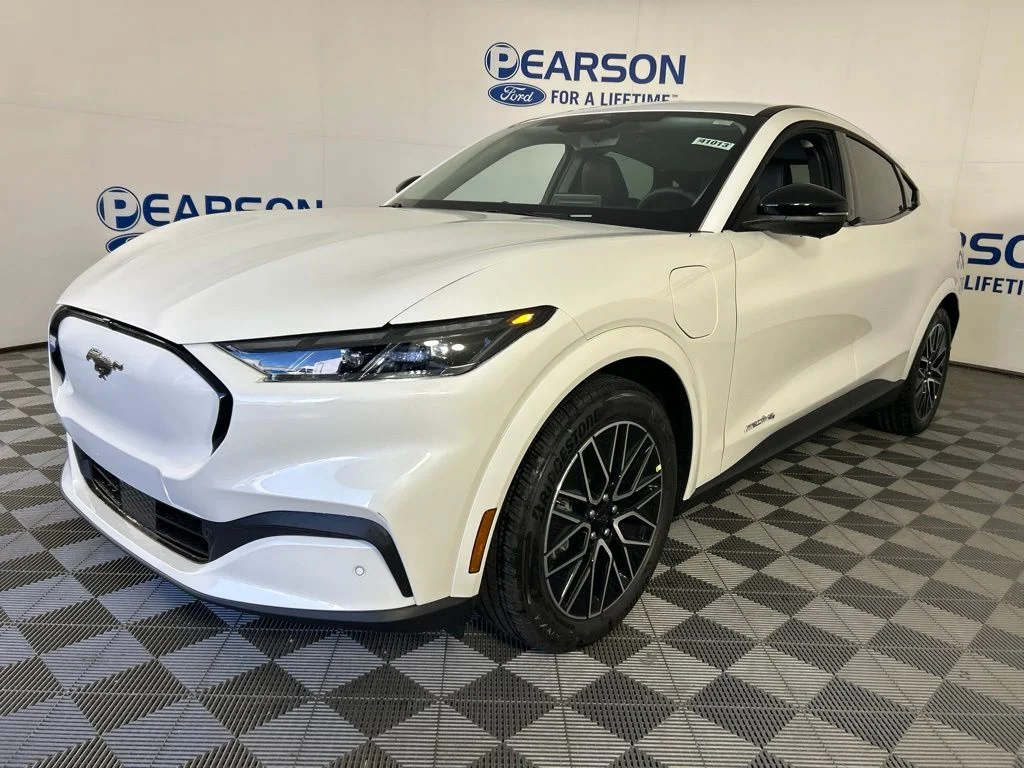 New 2026 Star White Metallic Tri-coat Ford Premium image 1