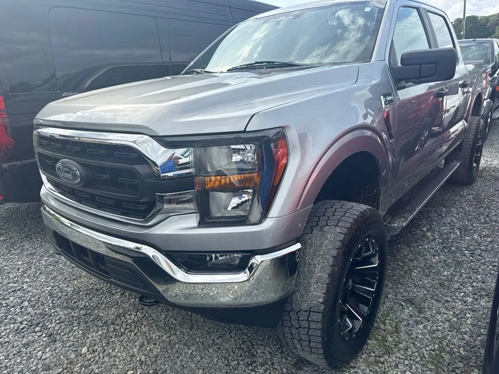 Used 2023 Silver Ford XLT image 1
