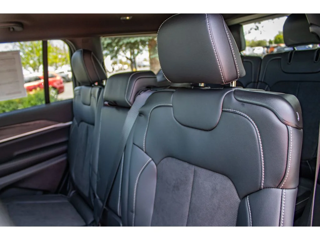 New 2026 Velvet Red Pearlcoat Jeep Laredo Altitude image 26