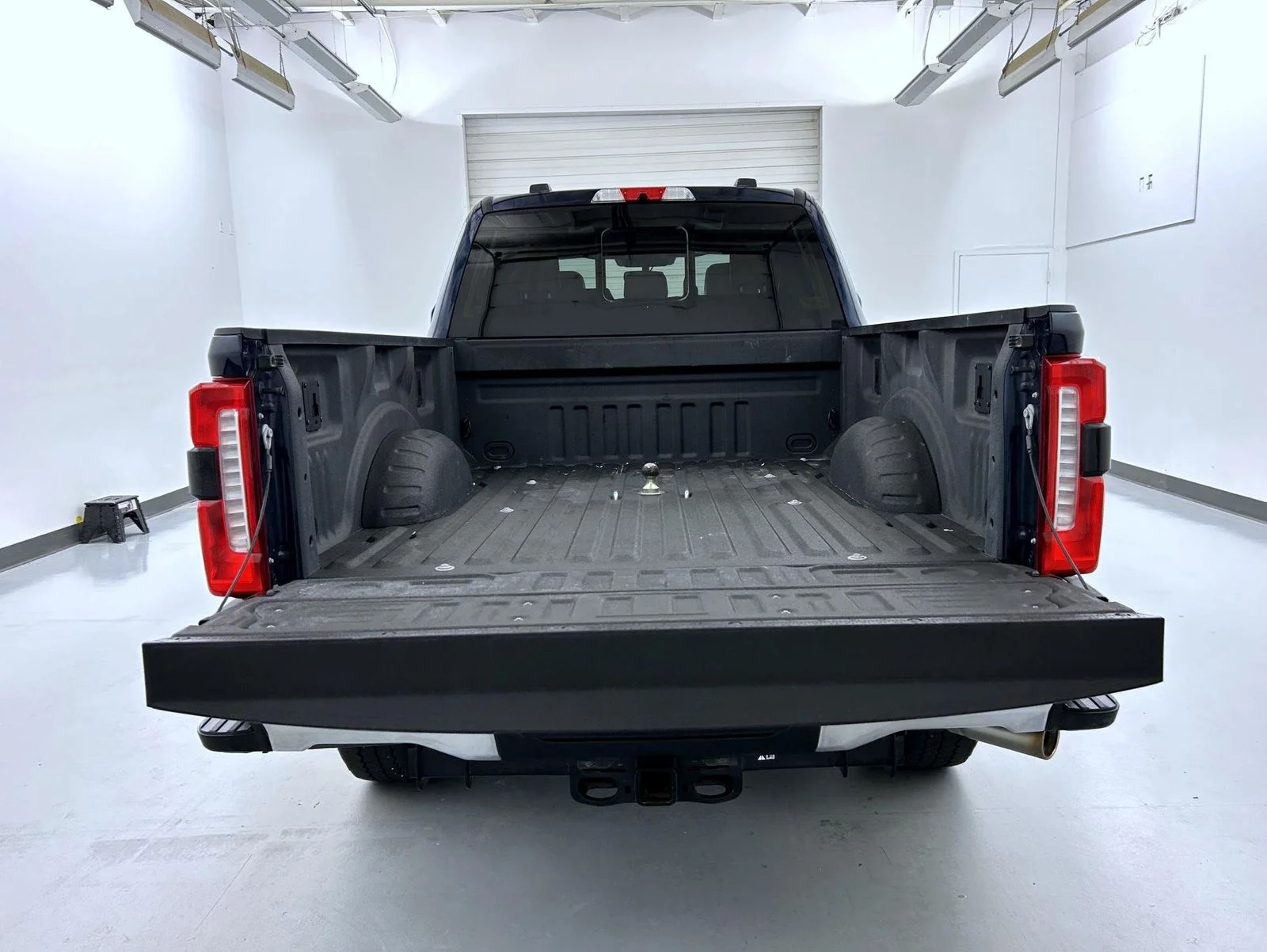 Used 2023 Blue Ford Lariat image 22