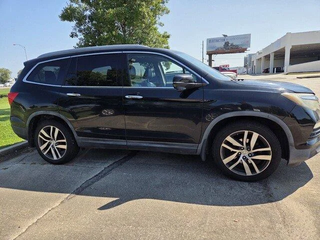 Used 2016 BLACK Honda Touring image 4