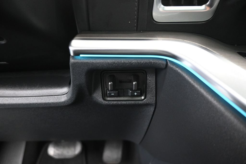 Used 2025 Silver Ford Platinum image 19