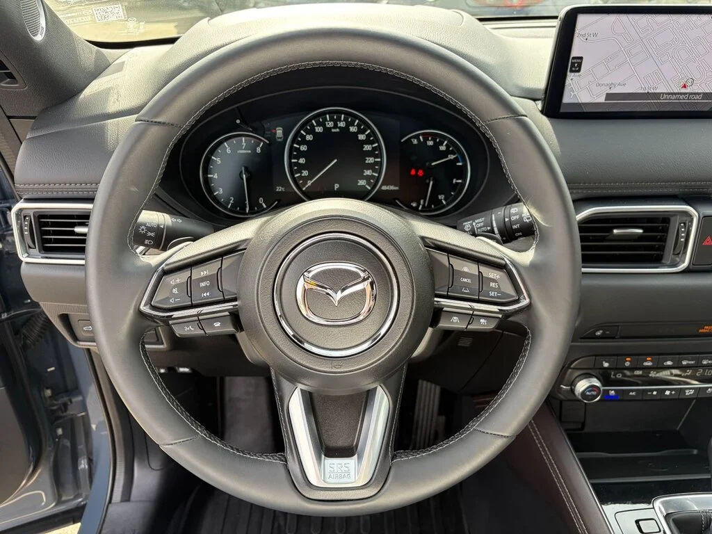 Used 2024  Mazda Signature AWD at Top of the Line. Turbo! Finance a image 25