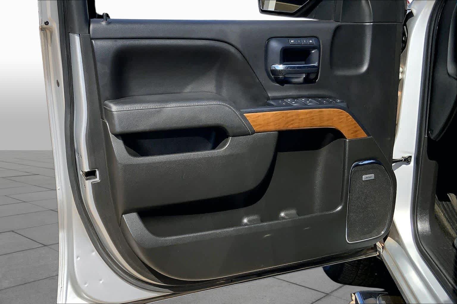 Used 2014 Silver Ice Metallic Chevrolet LTZ image 20