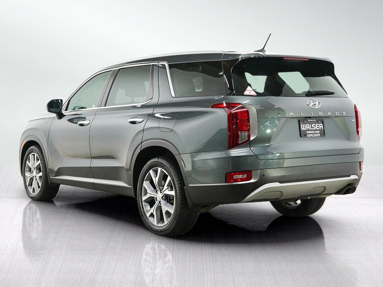 Used 2020 Rainforest Hyundai SEL AWD image 4