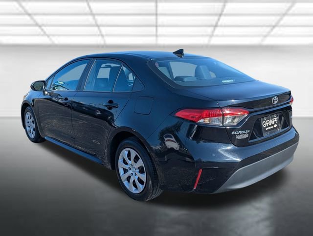 Used 2024  Toyota LE image 2