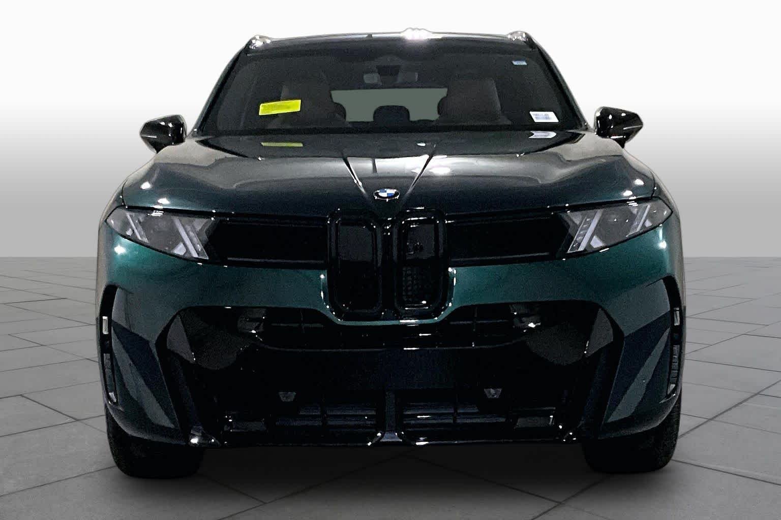 New 2027 Vancouver Green Metallic BMW 40 xDrive image 2