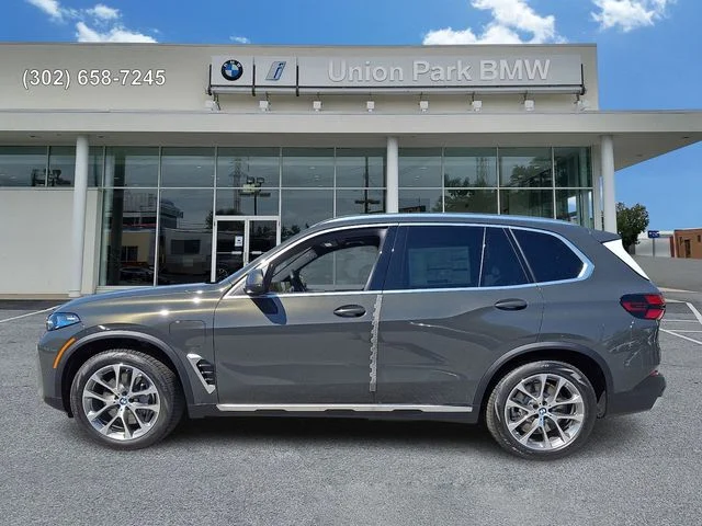 New 2026 Dravit Grey Metallic BMW xDrive50e image 7