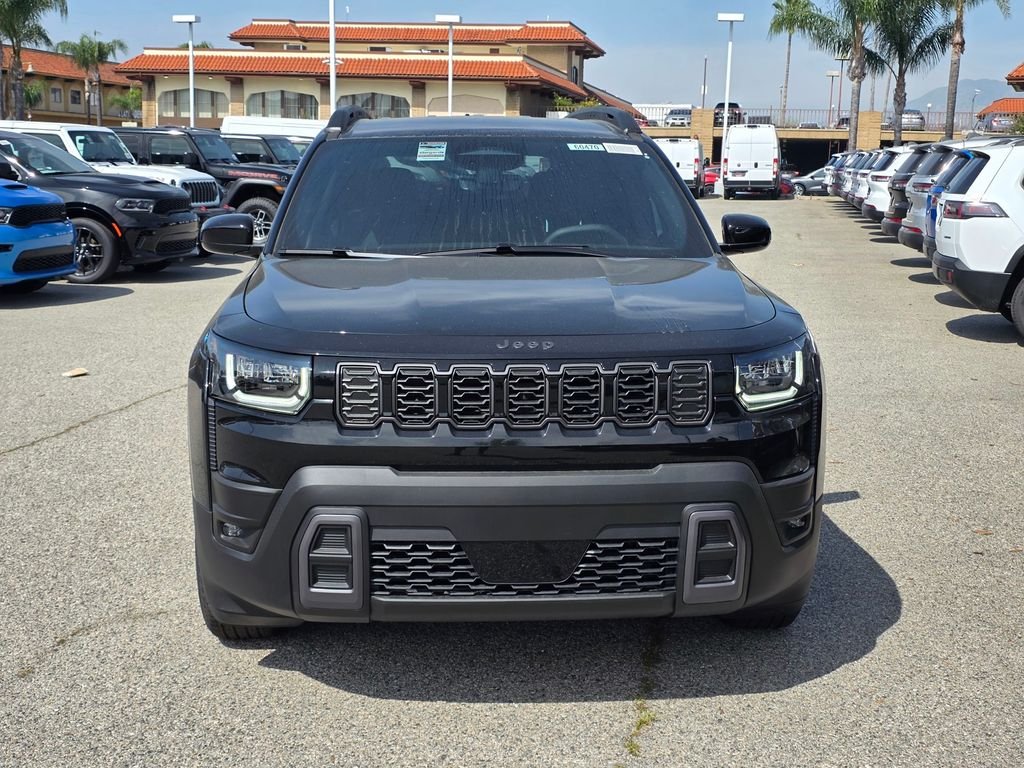 New 2026 Diamond Black Crystal Pearl-Coat Exterior Paint Jeep Laredo Hybrid image 2
