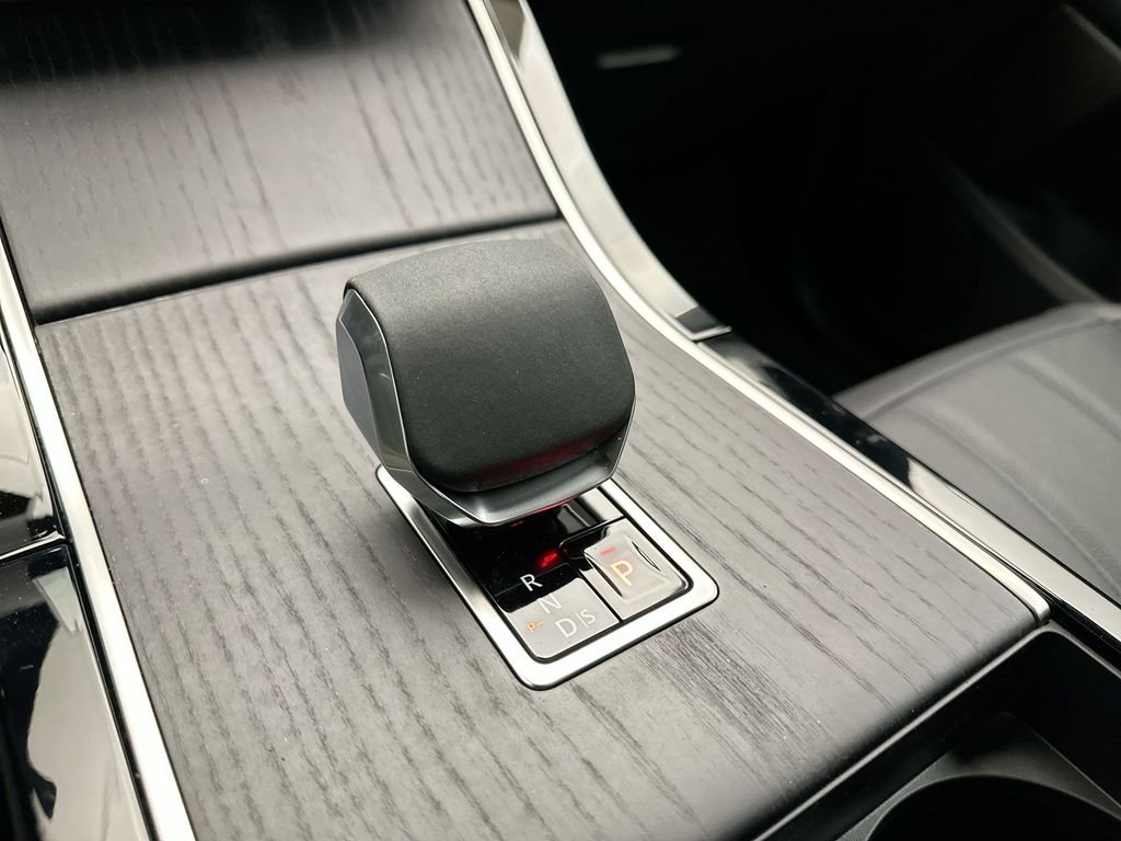 Used 2026 Fuji White Land Rover S image 10