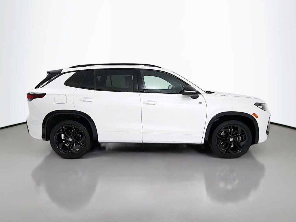Used 2025 Opal White Pearl Volkswagen 2.0T SE R-Line Black 4MOTION image 8