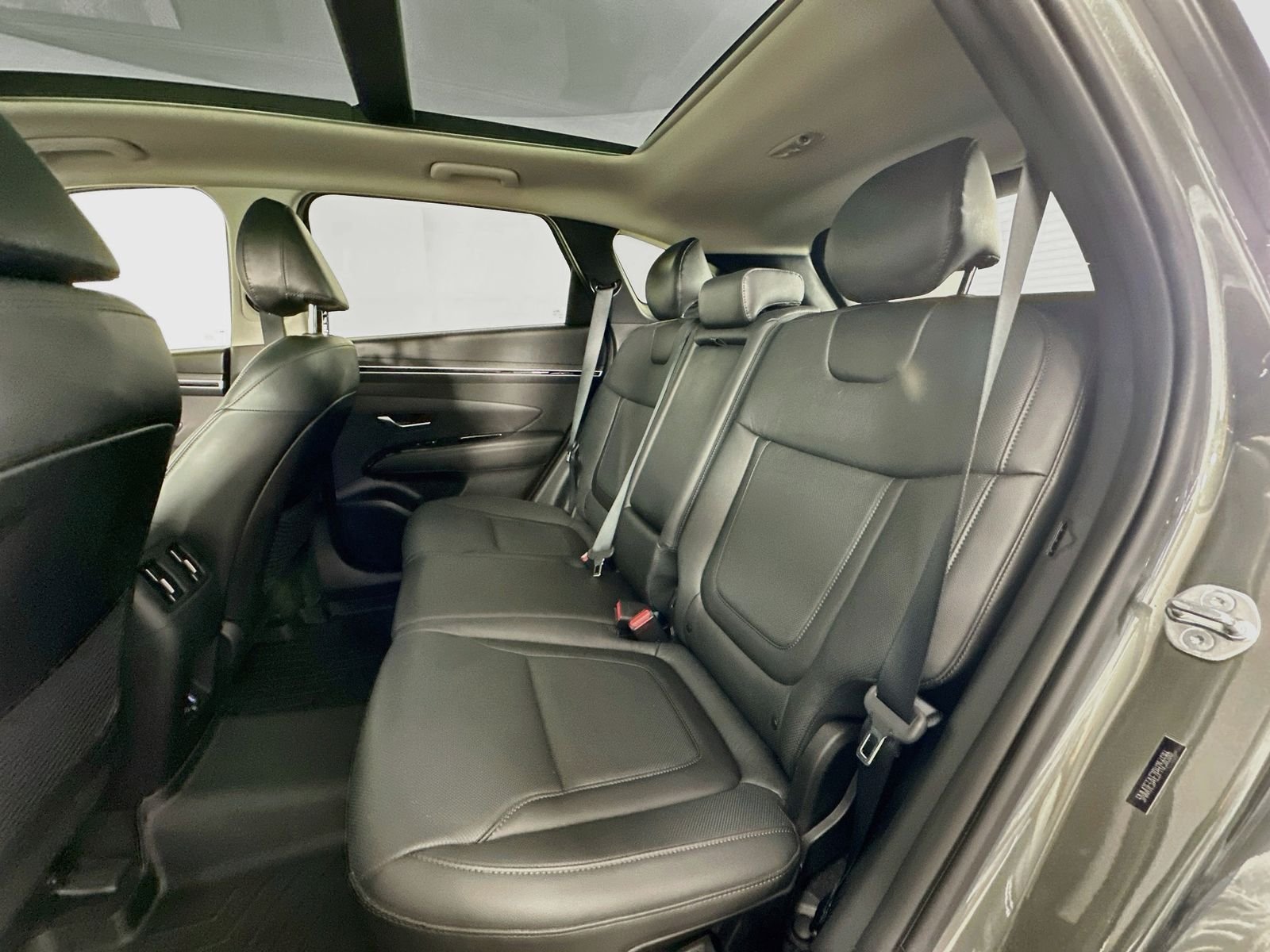 Used 2023 Amazon Gray Hyundai Limited image 27