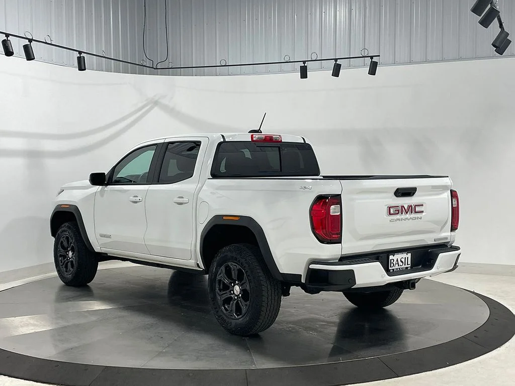Used 2024 White GMC Elevation image 13