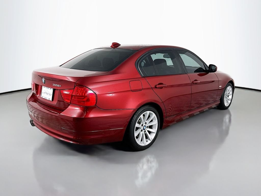 Used 2011 Red BMW 328i xDrive image 9