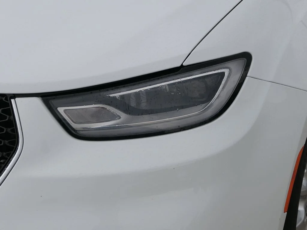 Used 2023 White Chrysler Touring L image 7