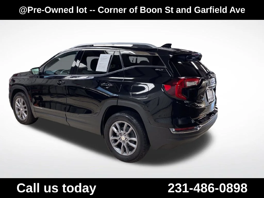 Used 2024 Black GMC SLT image 4