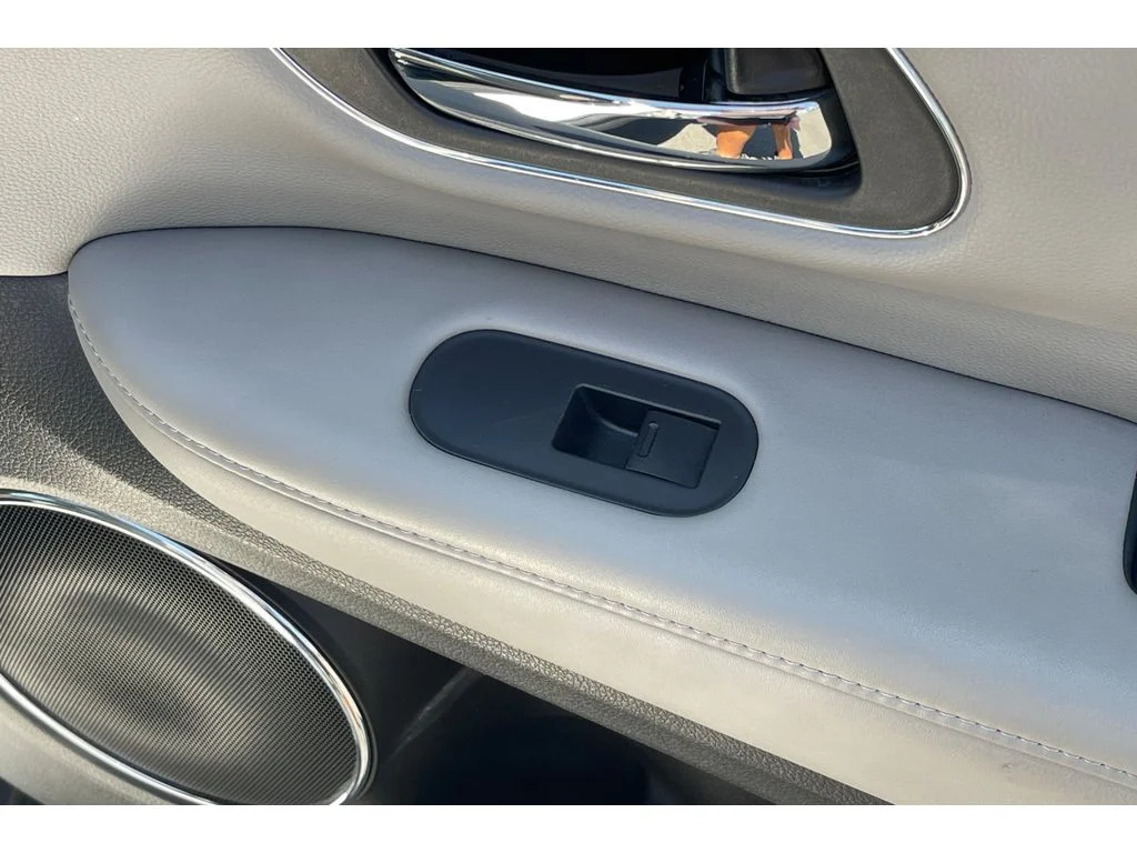 Used 2018 White Orchid Pearl Honda EX-L Navi image 23
