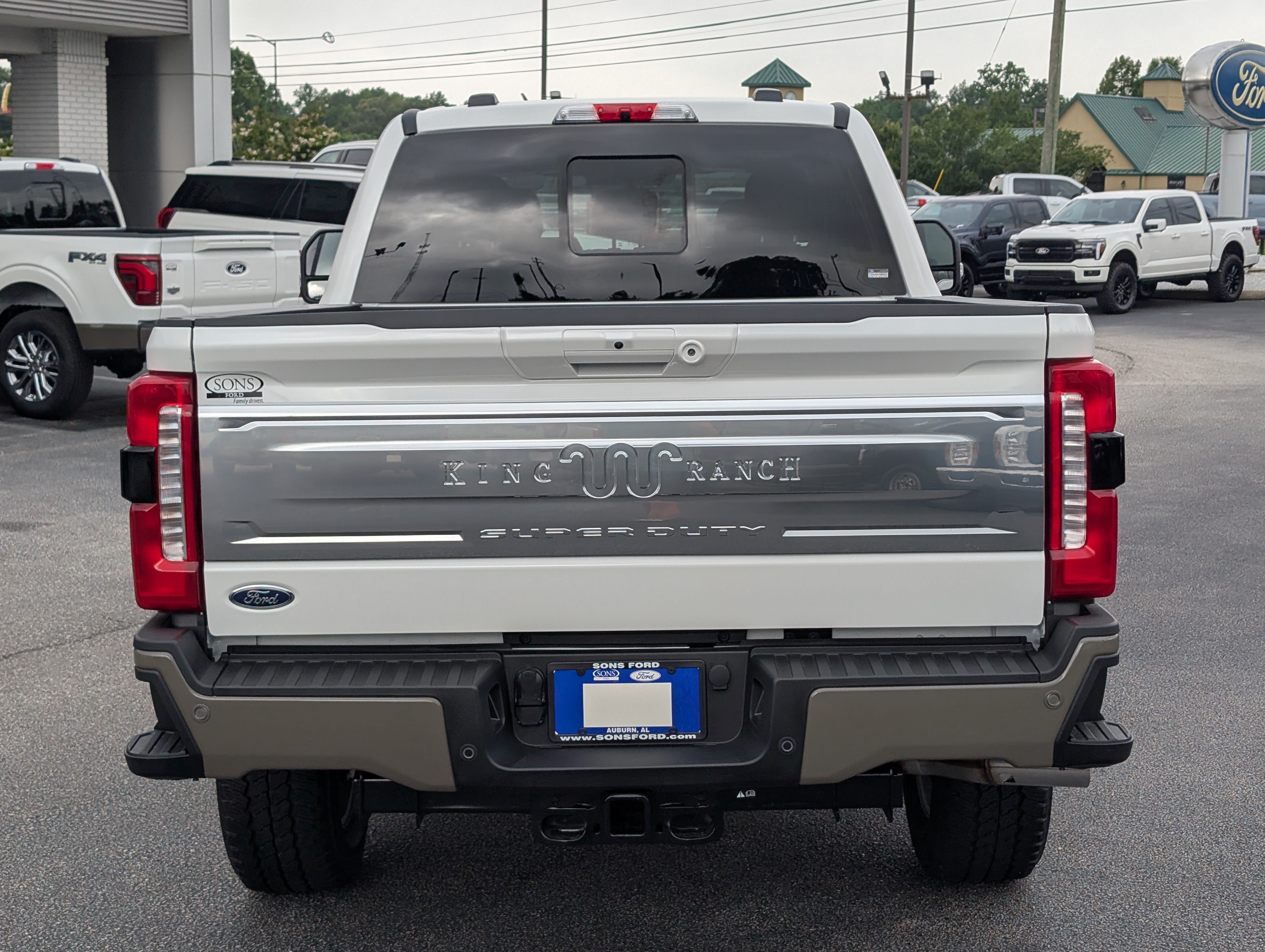 New 2026 Star White Metallic Tri-Coat FORD F-250® King Ranch® image 10