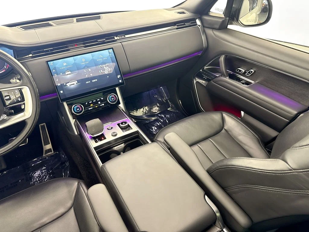 Used 2023 White Land Rover Autobiography image 24