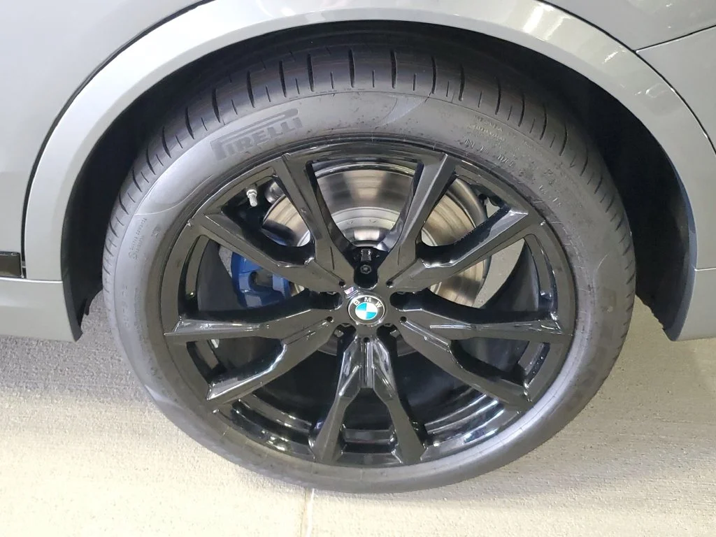 New 2027 Gray BMW xDrive40i image 5