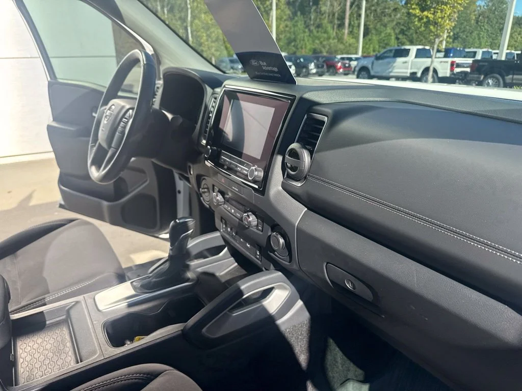 Used 2022 Glacier White Nissan SV image 32