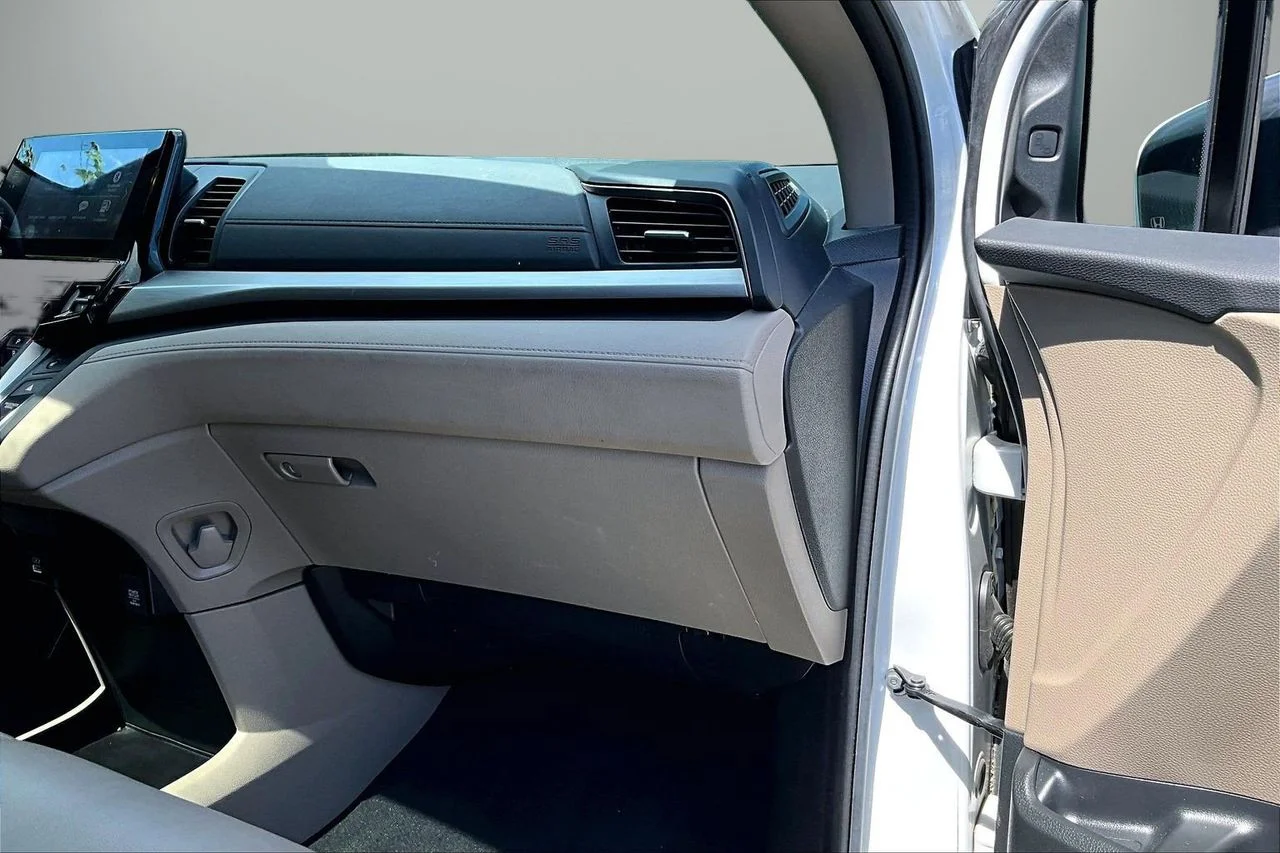 Used 2023  Honda EX-L image 20