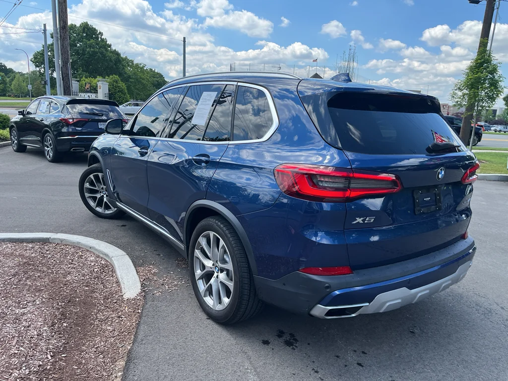 Used 2019 Phytonic Blue Metallic BMW xDrive40i image 6