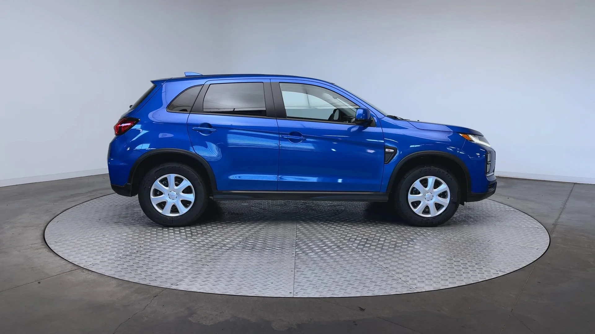 New 2026 Octane Blue Metallic Mitsubishi S image 9