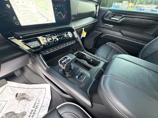 Used 2023 White GMC AT4X image 18