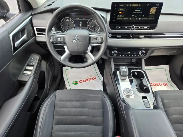 Used 2025 Gray Mitsubishi SE image 13