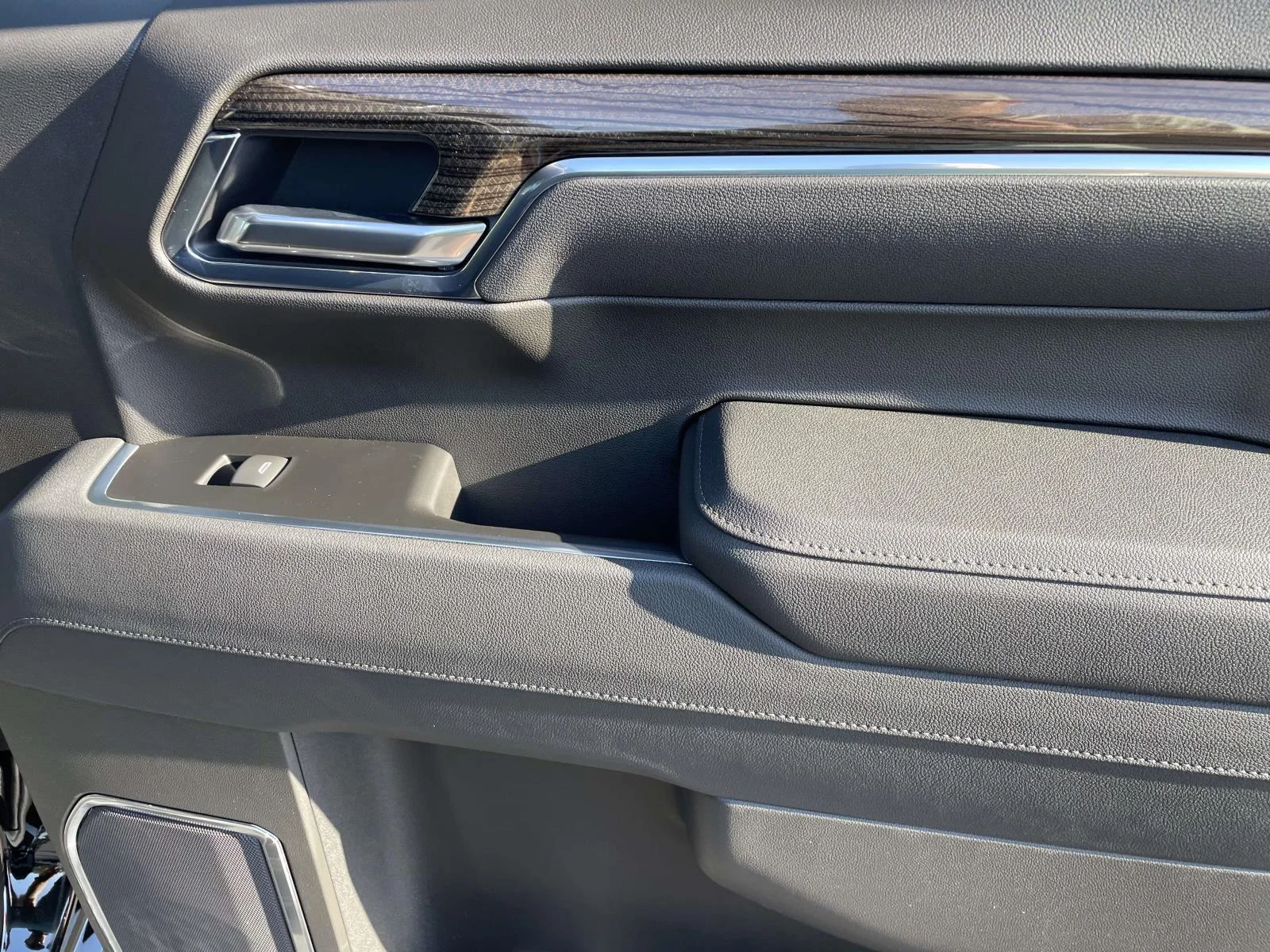2026 Chevrolet Silverado 1500 LT Trail Boss - Photo 9