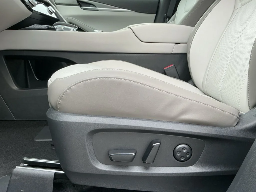 New 2026 GRAPHITE SHADOW INFINITI Luxe FWD image 20