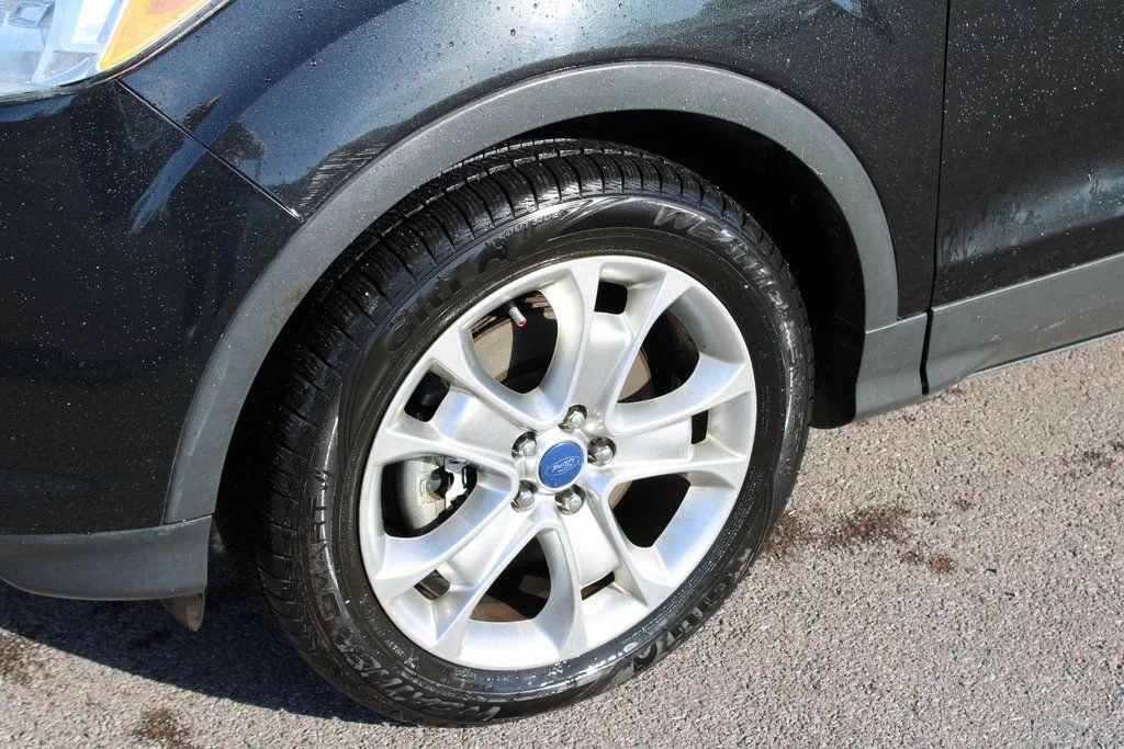 Used 2013 Tuxedo Black Ford SEL image 12